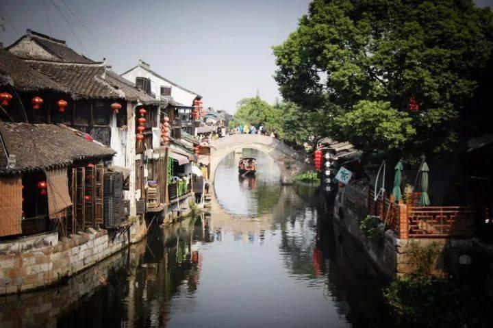 武则天到寺庙剃度为尼,说了八个字,老尼听后吓得剃刀差点落地